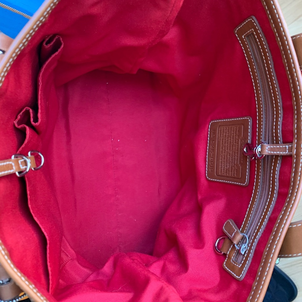 Coach Hamptons Signature C Tote Tan leather with contrast stitch EUC - Picture 5 of 10